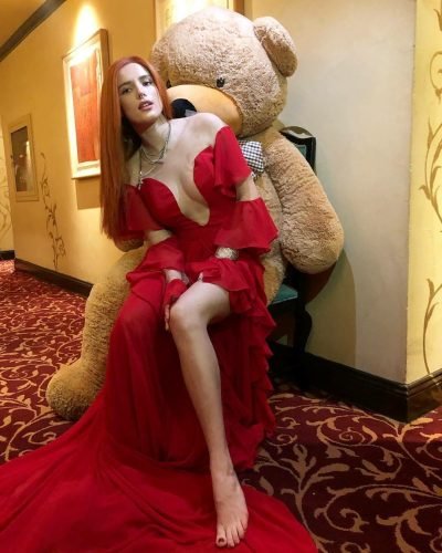 Bella Thorne Feet Toes And Soles 854