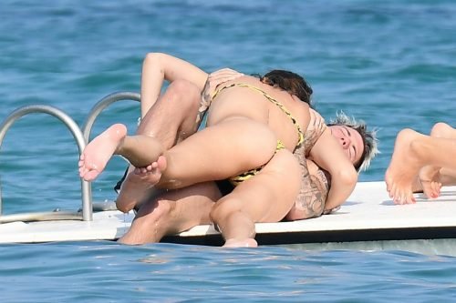 Bella Thorne Feet Toes And Soles 945