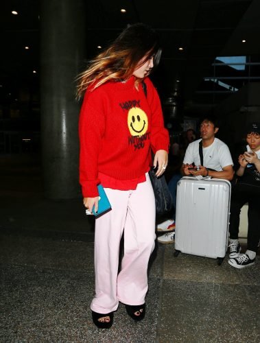 Bella Thorne Feet Toes And Soles 962