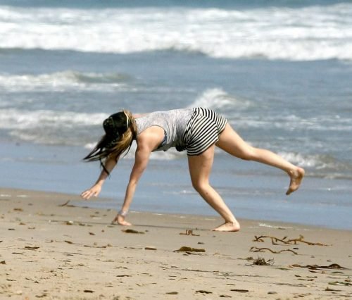 Avril Lavigne Feet Toes And Soles 3