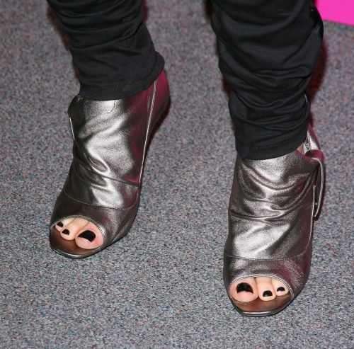 Avril Lavigne Feet Toes And Soles 207