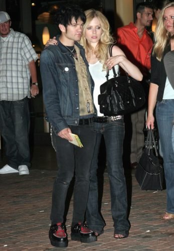 Avril Lavigne Feet Toes And Soles 229