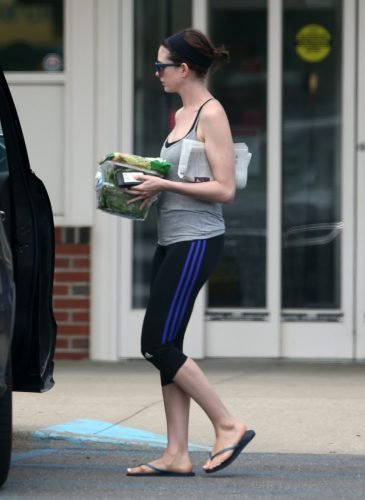 Anne Hathaway Feet Toes And Soles 374