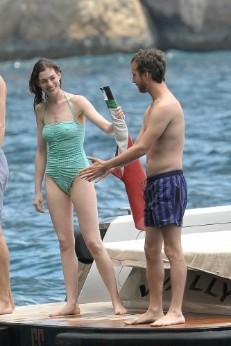 Anne Hathaway Feet Toes And Soles 458
