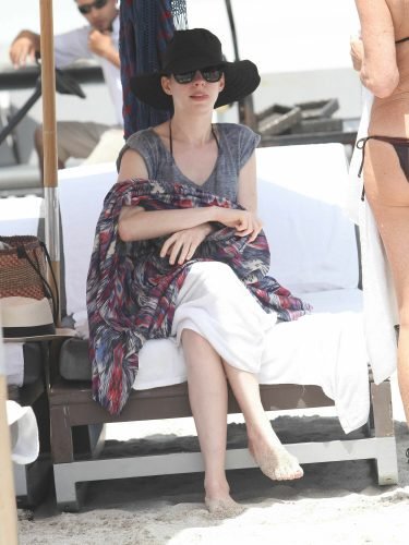 Anne Hathaway Feet Toes And Soles 622