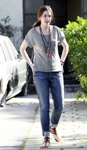 Anne Hathaway Feet Toes And Soles 740