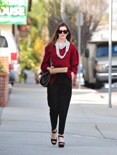 Anne Hathaway Feet Toes And Soles 741