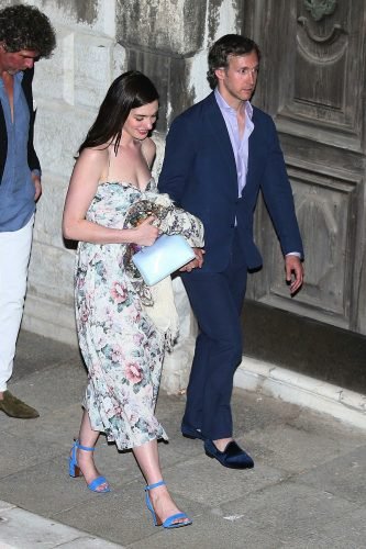 Anne Hathaway Feet Toes And Soles 783
