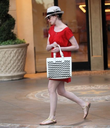 Anne Hathaway Feet Toes And Soles 833