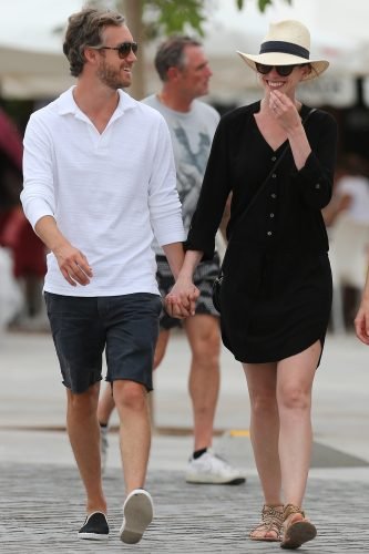 Anne Hathaway Feet Toes And Soles 940