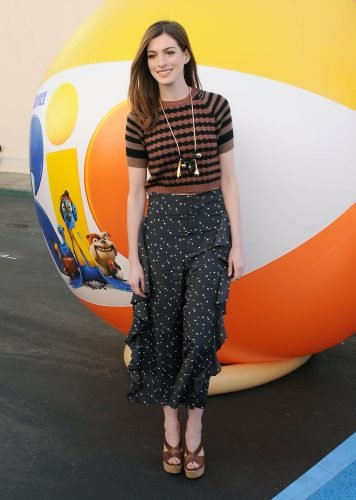 Anne Hathaway Feet Toes And Soles 955