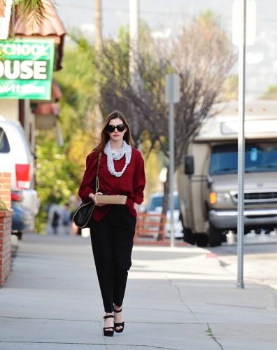 Anne Hathaway Feet Toes And Soles 971