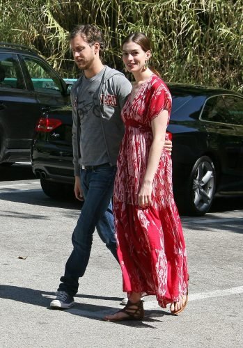 Anne Hathaway Feet Toes And Soles 981