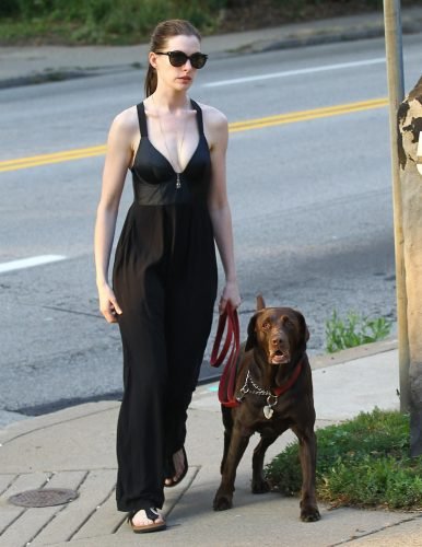 Anne Hathaway Feet Toes And Soles 1004