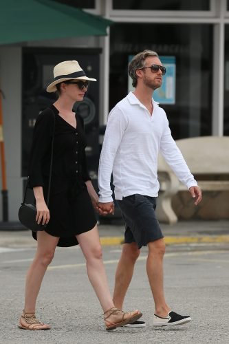 Anne Hathaway Feet Toes And Soles 1272