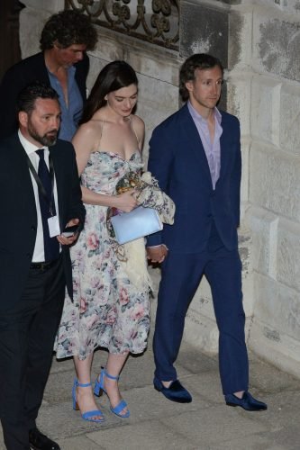 Anne Hathaway Feet Toes And Soles 1336