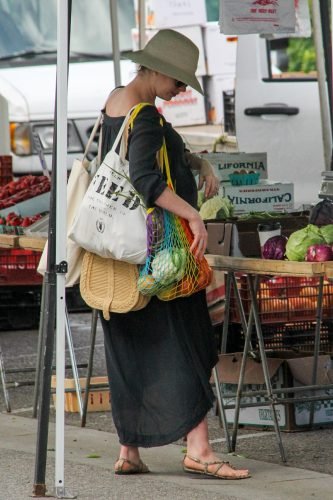 Anne Hathaway Feet Toes And Soles 1346