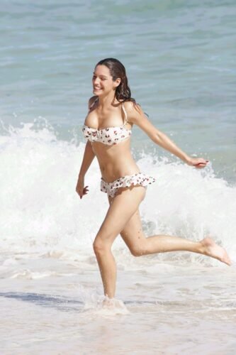 Kelly Brook Feet Toes And Soles 60