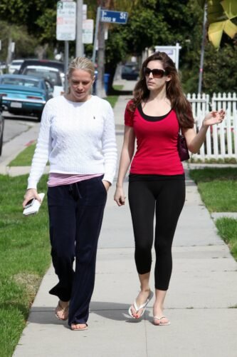 Kelly Brook Feet Toes And Soles 871