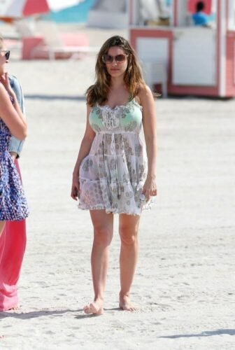 Kelly Brook Feet Toes And Soles 1187