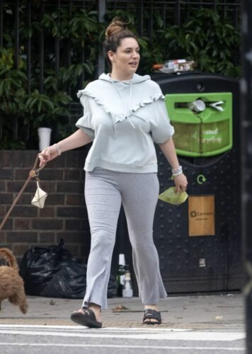 Kelly Brook Feet Toes And Soles 2437