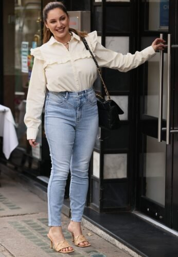 Kelly Brook Feet Toes And Soles 2440