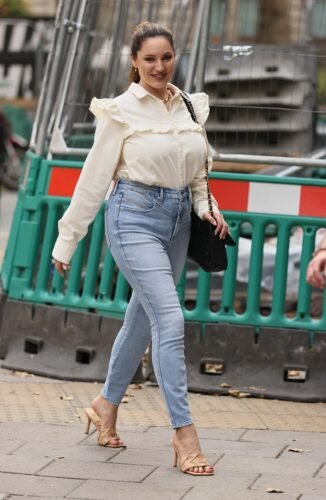 Kelly Brook Feet Toes And Soles 2443