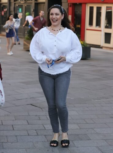 Kelly Brook Feet Toes And Soles 2492