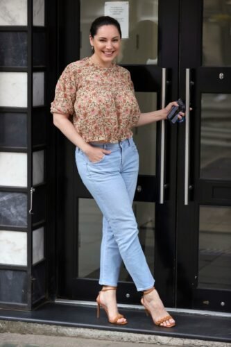 Kelly Brook Feet Toes And Soles 2521