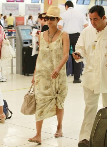 Halle Berry Feet Toes And Soles 1126