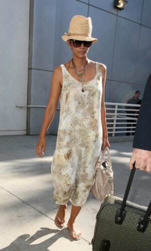 Halle Berry Feet Toes And Soles 1130