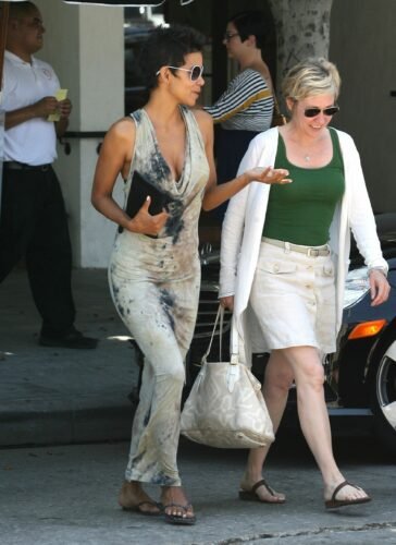Halle Berry Feet Toes And Soles 1136