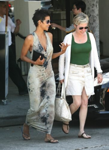 Halle Berry Feet Toes And Soles 1137