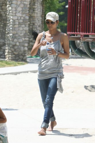 Halle Berry Feet Toes And Soles 1178