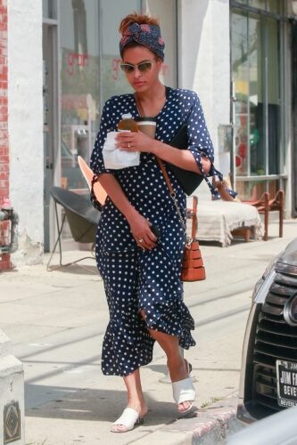 Eva Mendes Feet Toes And Soles 32