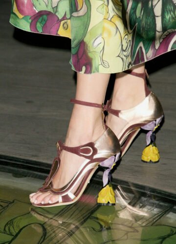 Angie Harmon Feet Toes And Soles 32