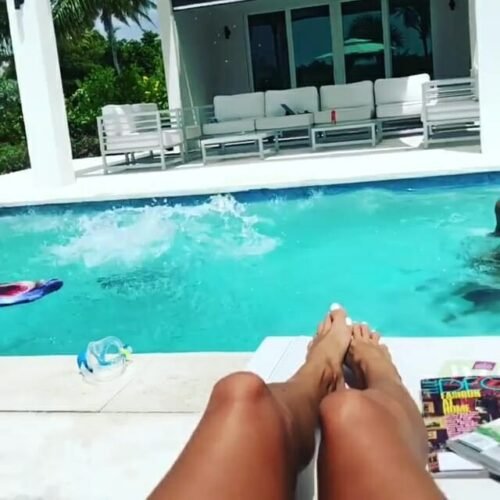 Angie Harmon Feet Toes And Soles 78