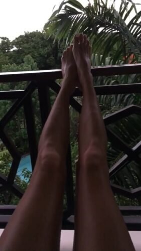 Angie Harmon Feet Toes And Soles 90