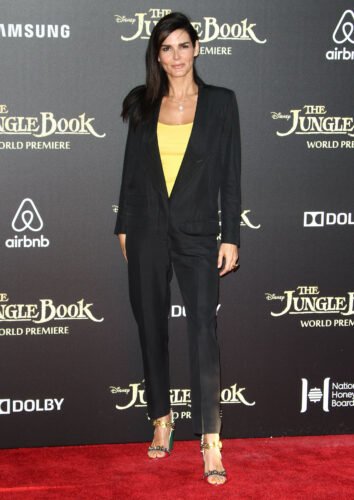 Angie Harmon Feet Toes And Soles 155