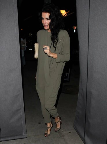 Angie Harmon Feet Toes And Soles 270