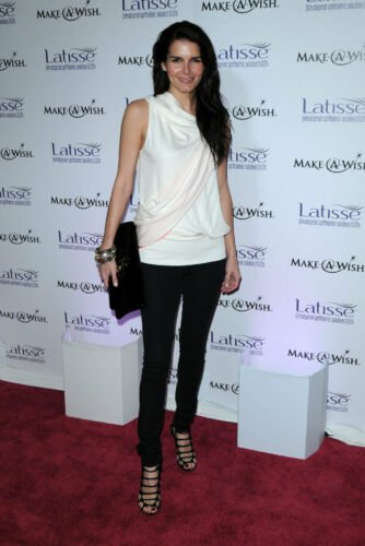 Angie Harmon Feet Toes And Soles 355