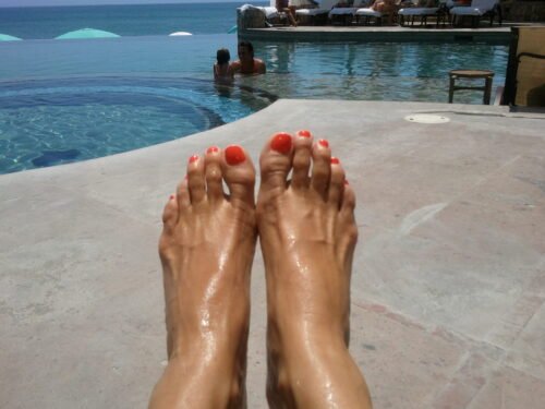 Angie Harmon Feet Toes And Soles 658