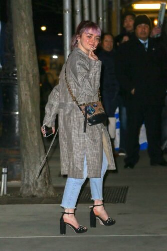 Maisie Williams Feet Toes And Soles 410