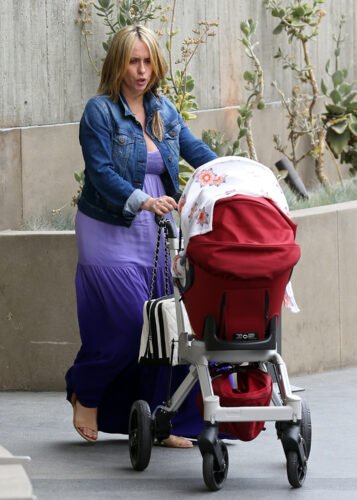 Jennifer Love Hewitt Feet Toes And Soles 1209