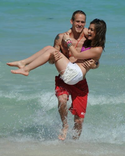 Lucy Hale Feet Toes And Soles 205