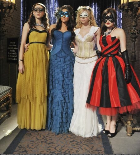 Lucy Hale Feet Toes And Soles 738