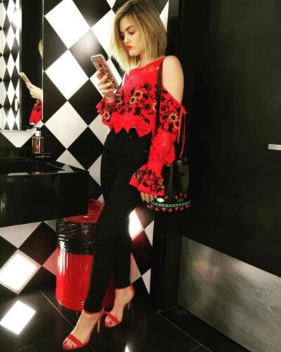 Lucy Hale Feet Toes And Soles 822