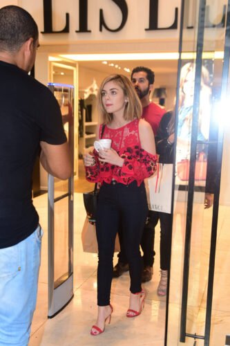 Lucy Hale Feet Toes And Soles 831