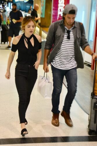 Lucy Hale Feet Toes And Soles 943