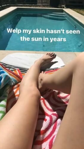 Lucy Hale Feet Toes And Soles 1019